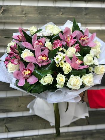 Букет цветов из: Розы и Хризантемы в Кривоносово