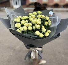 Букет Белые кустовые розы Солинеро в Кривоносово