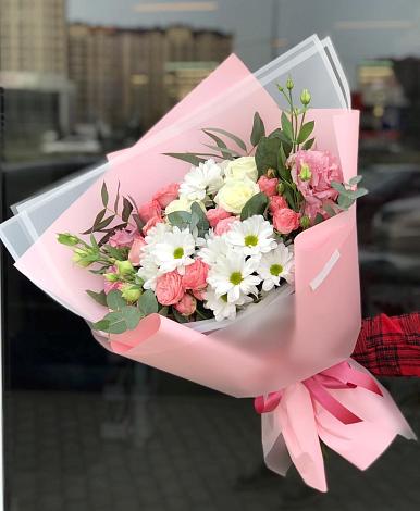 Букет цветов из: Розы, Лизиантусы и Хризантемы в Кривоносово